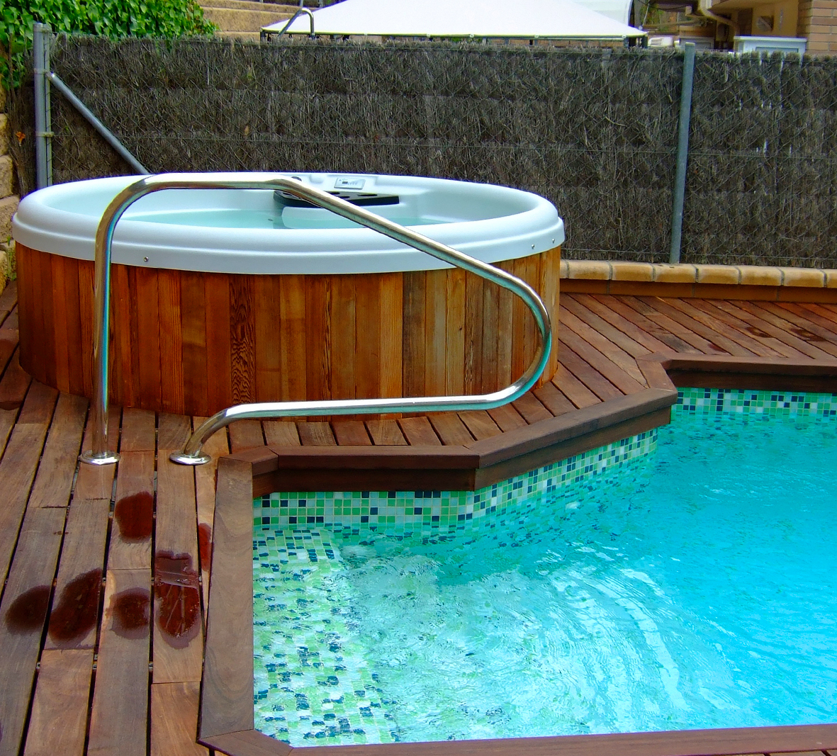 agarradera-barandilla-entrada-piscina-1